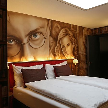 Hotel Cinema 8 Schoftland ภายนอก รูปภาพ