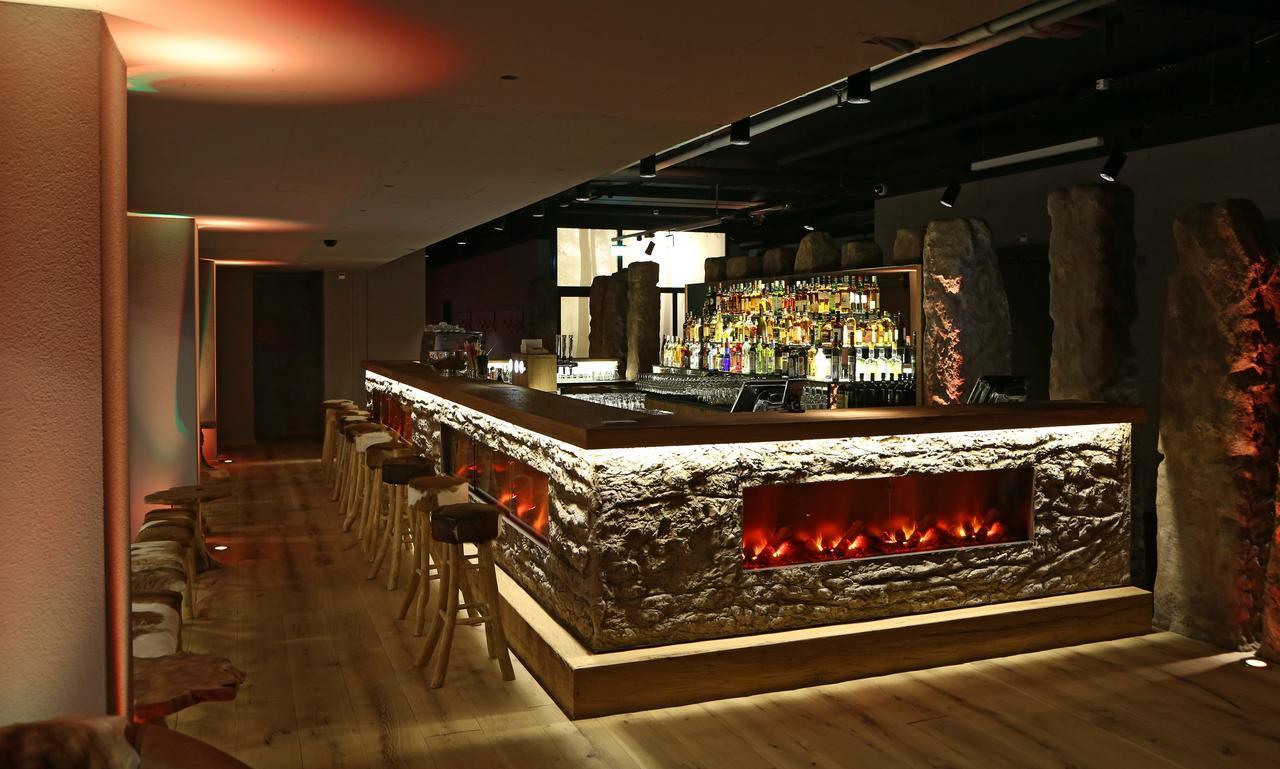 Hotel Cinema 8 Schoftland ภายนอก รูปภาพ