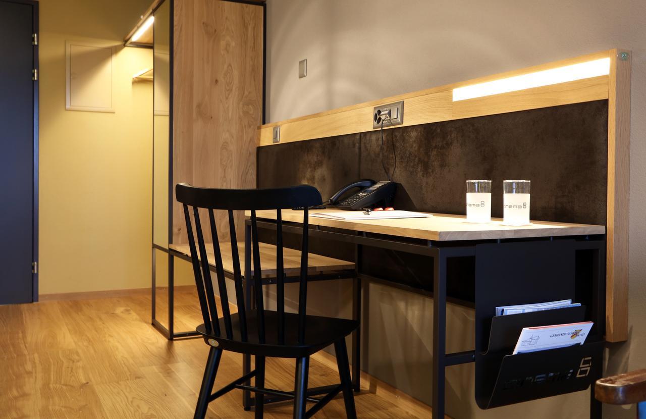 Hotel Cinema 8 Schoftland ภายนอก รูปภาพ