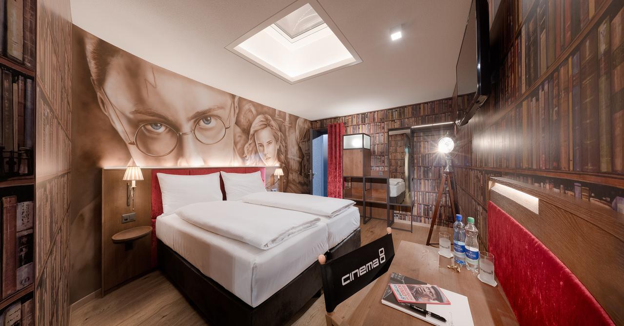 Hotel Cinema 8 Schoftland ภายนอก รูปภาพ